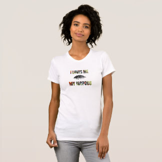Es gracioso que me ame mi camiseta de mujer isópod