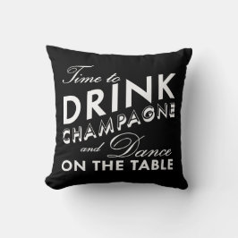Es hora de beber la almohada de champán en blanco