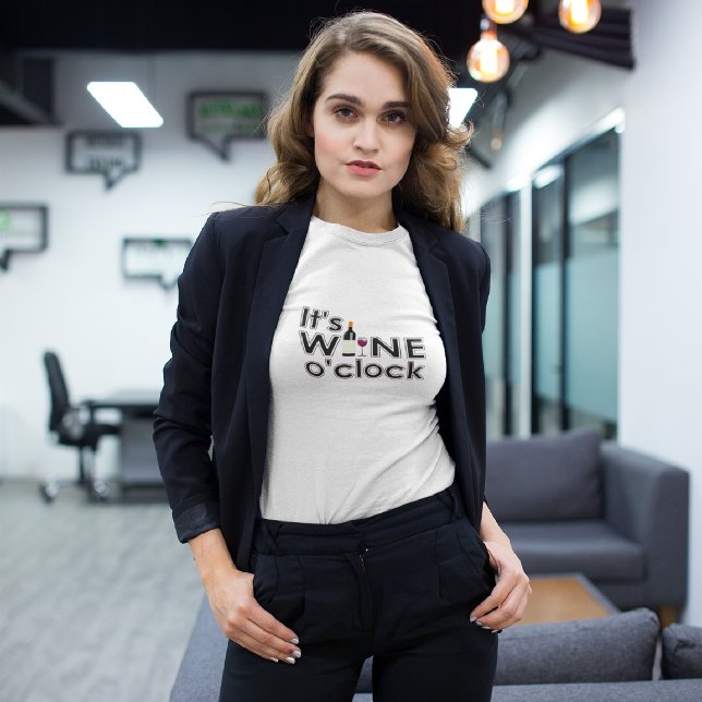 Es la camiseta de Wine O'Clock (Subido por el creador)
