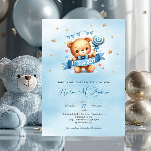 Es un oso de peluche con invitación a la ducha de 