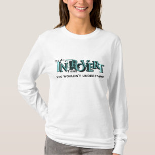 Es una camisa introvertida de la cosa
