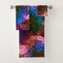 Escala cromada azul brillante sobre el salmón