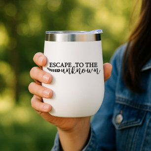 Escape a la desconocida taza de viaje aislada