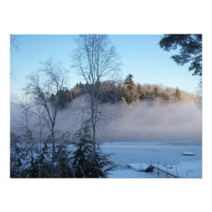 Escarcha de invierno sobre la fotografía del lago