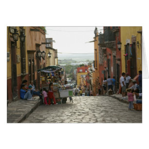 Escena callejera en el centro de San Miguel de All