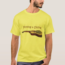 Escogiendo y resbalando la camiseta