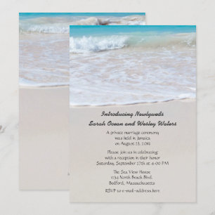 Escribiendo en la Invitación del Boda de arena