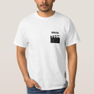 Escritor con la camiseta del valor del marcador de