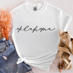 Escritura de Oklahoma de la camiseta de una mujer<br><div class="desc">¡Siempre agregamos nuevos diseños a diario!</div>