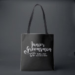 Escritura moderna fresca menor de la bolsa de asas<br><div class="desc">¡Su padrino de boda menor amará la esta bolsa de asas personalizada! De doble cara con una fuente y un remolino blancos de moda de la escritura de la diversión, el bolso también ofrece dos líneas de texto de encargo - añada el nombre del Grooman menor, casando la fecha, ubicación,...</div>