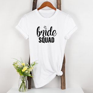 Escuadrón de novias involucrado en una camiseta de