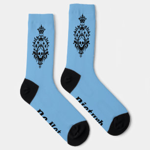 Escudo azul con calcetines y trajes de cartón