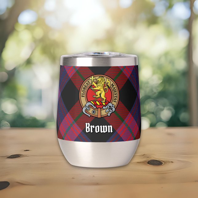 Escudo de armas del Clan Brown sobre tartán (Subido por el creador)