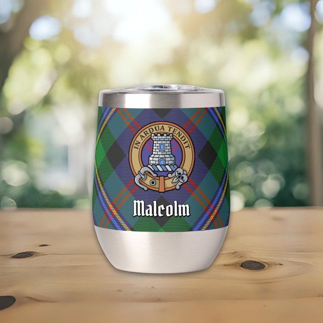 Escudo de Clan Malcolm sobre tartán (Subido por el creador)