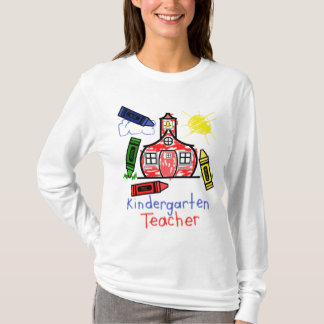 Escuela y creyón de la camisa del maestro de