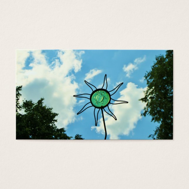 Escultura de sol de vidrio en el cielo (Frente)