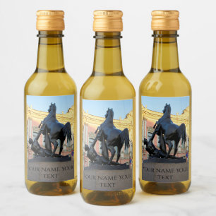 Esculturas en el puente Anichkov en San Petersburg