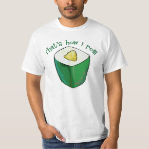 Ése es cómo ruedo la camiseta del sushi del roll