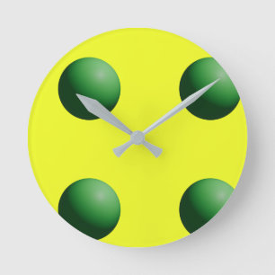 Esferas Verdes en Reloj de Pared Amarillo