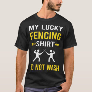 Esgrimidor de esgrima de camiseta afortunada