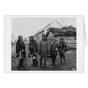 Eskimo Berry Pickers en Nome, Alaska Photography