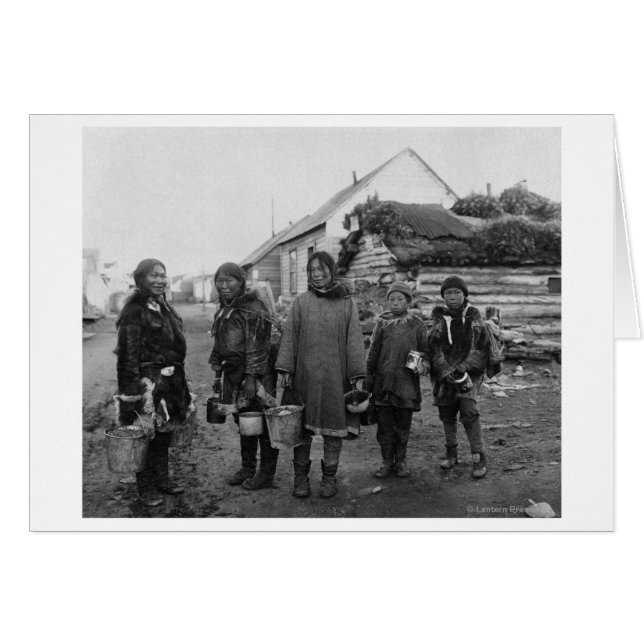 Eskimo Berry Pickers en Nome, Alaska Photography (Anverso (Horizontal))