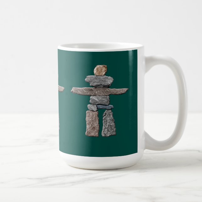 Eskimo Cairn, Inuit Inukshuk bebiendo taza (Derecha)