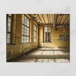 Espacio abandonado con tarjeta postal de Windows g