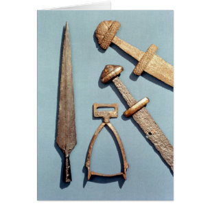 Espadas, estribo y punta de lanza de Viking