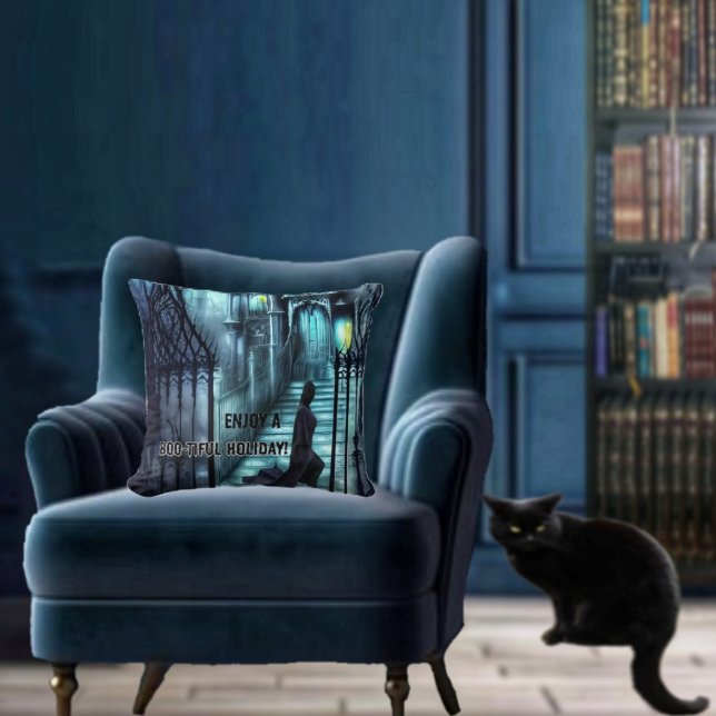 Espectador En El Cojín decorativo Steps (Add the spooky props, for a fabulously, Gothic home decor!)