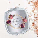 Espejo Compacto Bridesmaid flores de color agua de color burdeos p<br><div class="desc">Un regalo bohemio de moda para la dama de honor. Decorado con rosas de color agua en burdeos y rosa. Elegante fondo falso plateado metálico. Un marco geométrico de oro falso. Con el texto: Noviaria escrita con una escritura de estilo con letras a mano. Plantilla para el nombre de la...</div>