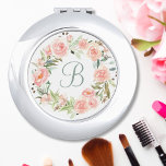 Espejo Compacto Flor rosa pastel monogramada<br><div class="desc">¡Regale a sus damas de honor con elegancia personalizada! Nuestro espejo compacto de flores rosadas monogramadas Rubor Wreath,  un toque encantador para un día de bodas en primavera.</div>