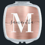 Espejo Compacto Monograma de firma de oro de Rosa metálico<br><div class="desc">Crea tu propio nombre giratorio personalizado y espejo compacto monogramado para una dama de honor. El rosa de oro y el negro Relieve metalizado metálico gráfico de arte digital se imprimirá como una foto. Se puede personalizar el monograma contemporáneo en blanco y negro con un elegante diseño de caligrafía de...</div>
