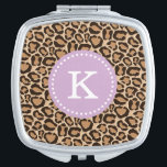 Espejo Compacto Monograma del Personalizado de impresión púrpura y<br><div class="desc">El moderno y elegante espejo de viaje cuenta con una bonita imagen de un animal de leopardo de las niñas. Haga clic en Personalizar para personalizar el diseño con un monograma o agregar su propio texto e imágenes para crear un diseño único de un tipo.</div>