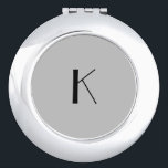 Espejo Compacto Monograma inicial elegante Minimalista gris negro<br><div class="desc">Un regalo para ella. Un espejo compacto monogramado inicial que es elegante en su sencillez. Plata,  o plato plateado,  Gris y Negro. Cambie el inicial para personalizar para su destinatario.</div>