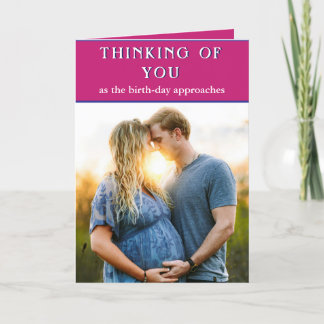 Esperando que un bebé piense en su tarjeta