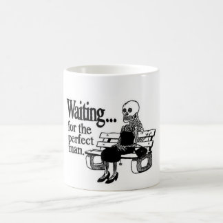 Esperar la taza perfecta del hombre