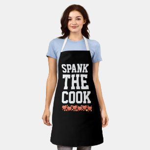 ESPOSA AZOTA AL DELANTAL DE COCINA