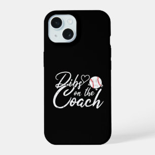 Esposa de entrenador de béisbol reclama al entrena