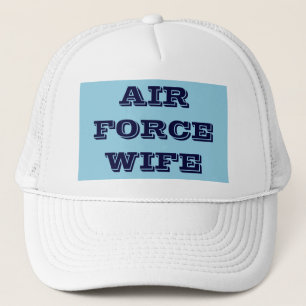 Esposa de la Fuerza Aérea con Sombrero