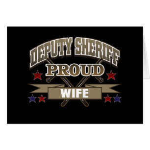 Esposa orgullosa del ayudante del sheriff