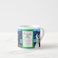 Novia y novio en taza del café express de Francia