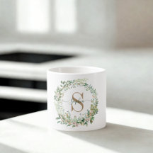 Taza de expreso con monograma botánico elegante y