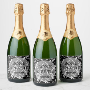 Esqueletos sobre la etiqueta del vino de esparcido