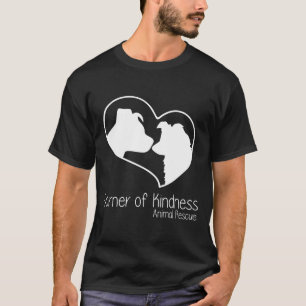 Esquina de la camiseta de los hombres de la