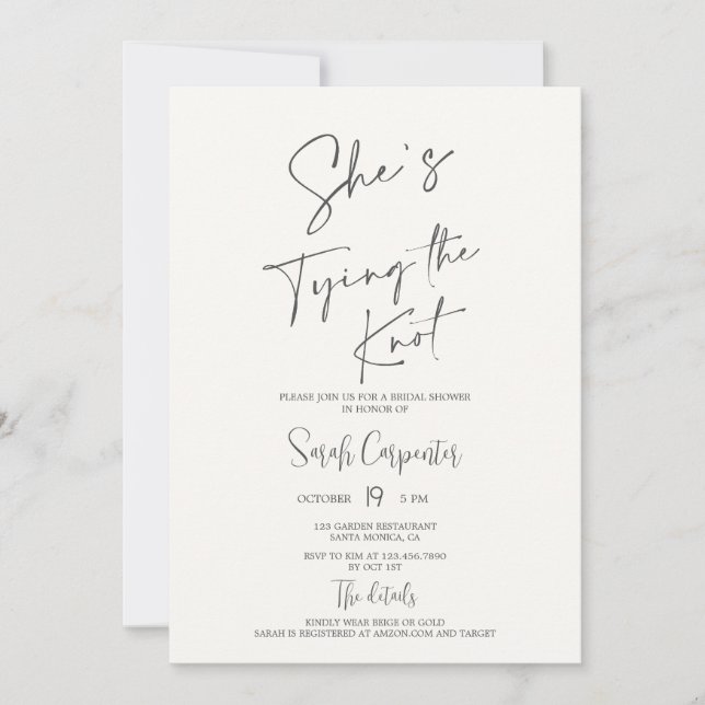 Está atando la invitación a la ducha de novias de  (Anverso)