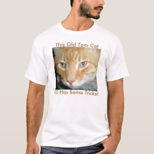 Esta camiseta vieja del gato de Tom