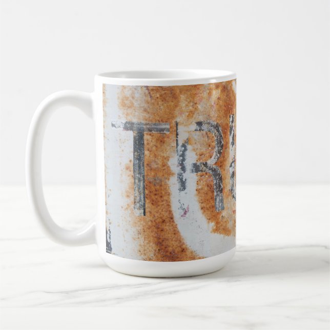 Esta taza es una metáfora para la erosión de la (Izquierda)