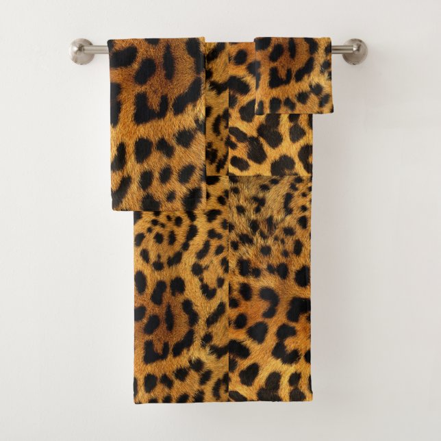 estampado de leopardo marrón con motivos de animal (In situ)