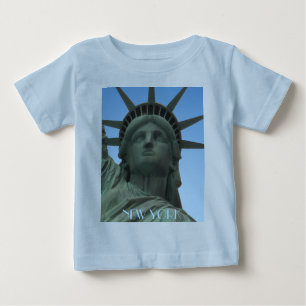 Estatua de la camiseta del bebé en Nueva York